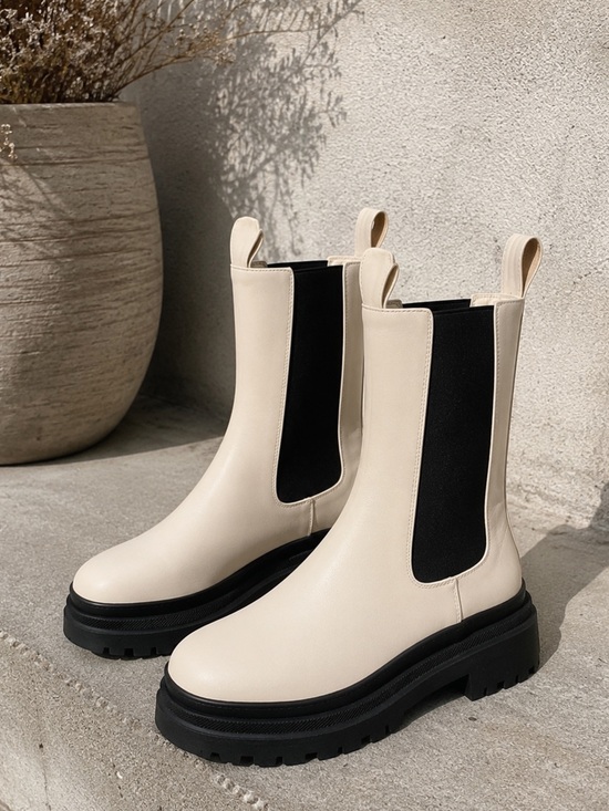 Shoes - Neutral Cream & Black Trim Platform Chelsea Boots Coastal Size 9